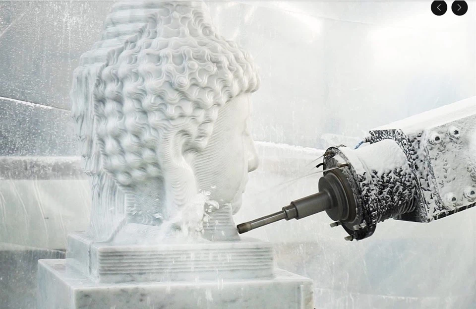 7 Axis KUKA Robot Engraving Machine high quality